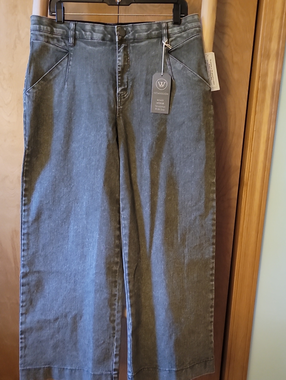 Wit & Wisdom Wide-Leg Jeans in Charcoal